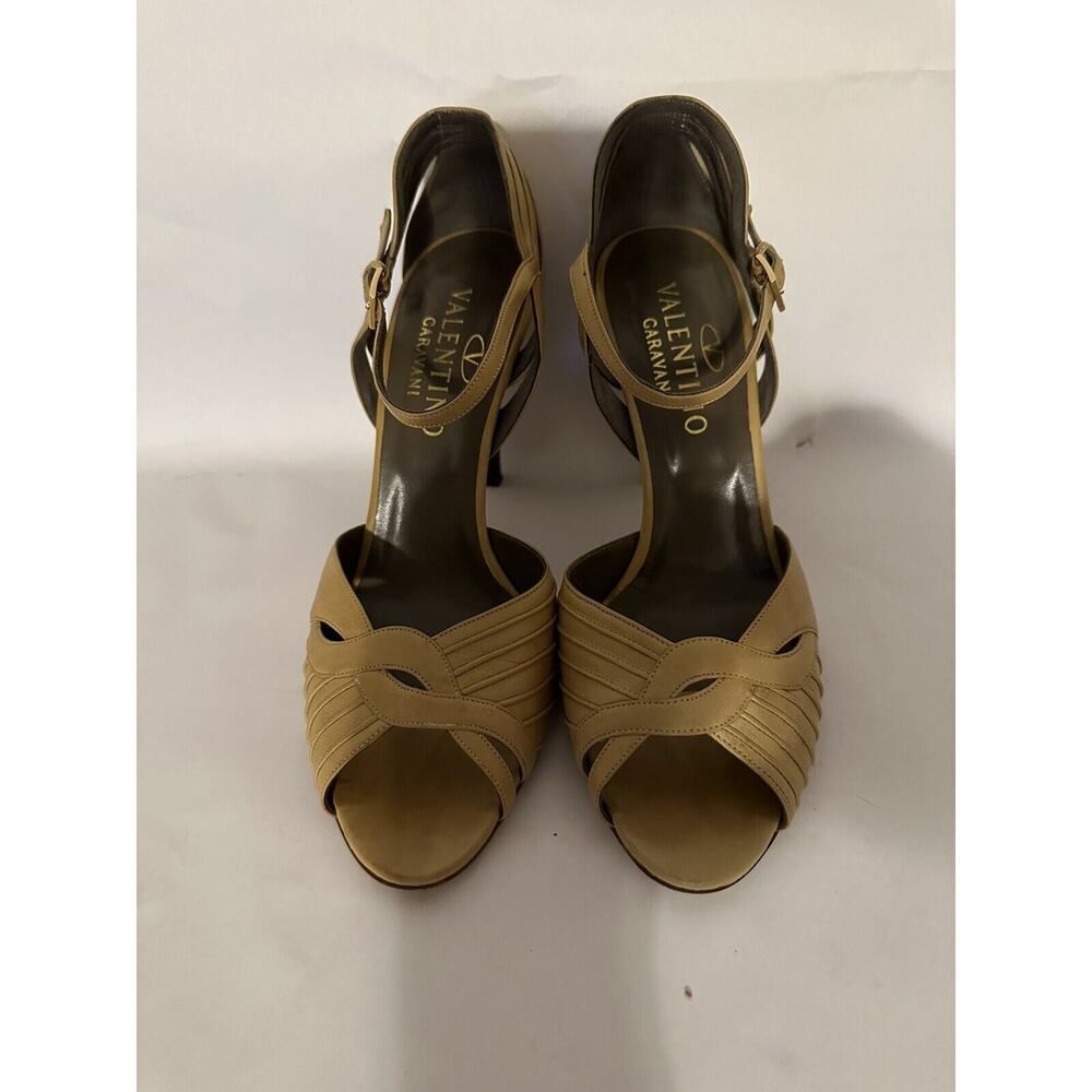 Valentino Garavani 4” High Heel Beige/Tan Straps Dressy Formal Classy 8.5B